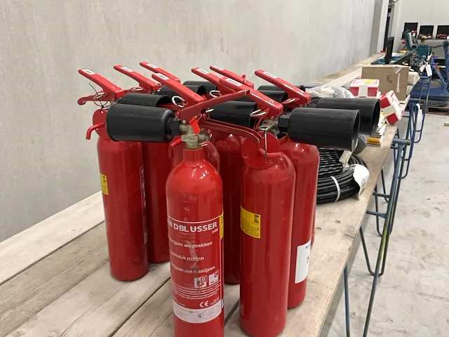 Brandblusser (12x) - afbeelding 2 van  5