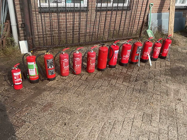 Brandblusser (12x) - afbeelding 1 van  7