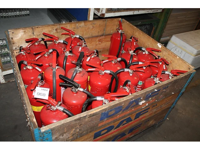 Brandblussers vnl. schuim in krat. totaal 27 stuks - afbeelding 1 van  1