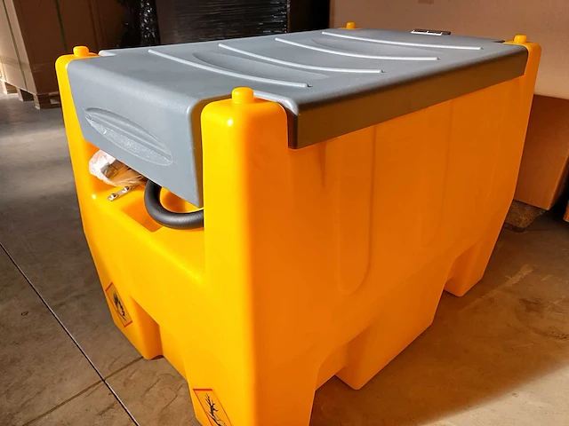 Brandstoftank 250 liter - afbeelding 1 van  7