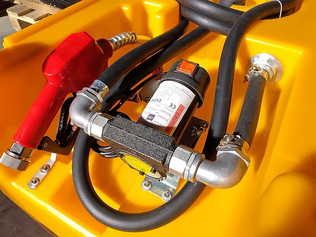 Brandstoftank 250 liter - afbeelding 3 van  7