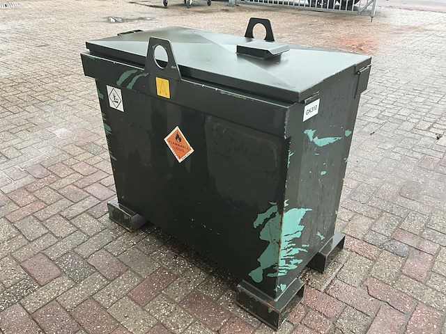 Brandstoftank met aftankinstallatie - afbeelding 5 van  8