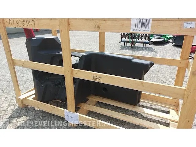 Brandstoftank voor 6r 185 john deere - afbeelding 4 van  5