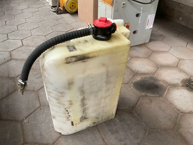 Brandstoftank - afbeelding 1 van  3