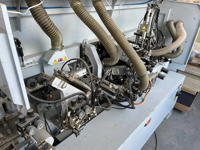 Brandt - 2013 - kdf 220 - kantenlijmmachines - afbeelding 23 van  25