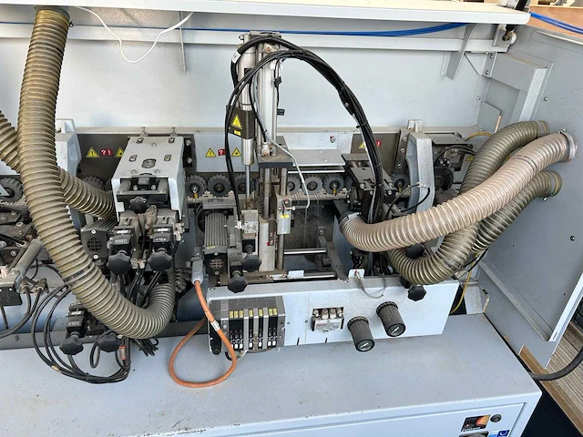 Brandt - 2013 - kdf 220 - kantenlijmmachines - afbeelding 25 van  25
