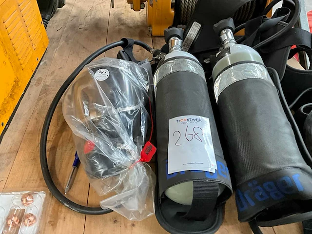 Brandweermateriaal - afbeelding 2 van  4