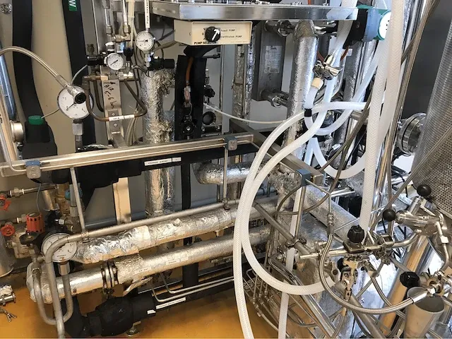 Braun biotech fermentatie opstelling - afbeelding 5 van  15