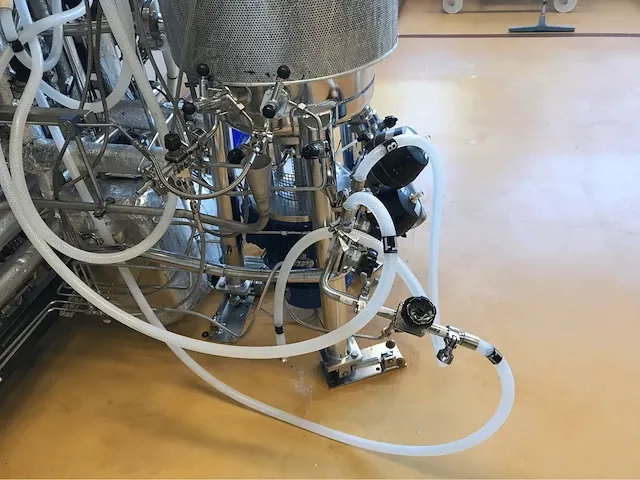 Braun biotech fermentatie opstelling - afbeelding 7 van  15