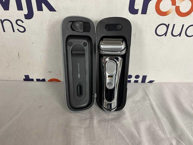 Braun series 9 pro 9476cc - elektrisch scheerapparaat mannen - wet & dry - met smartcare center - powercase - afbeelding 2 van  2