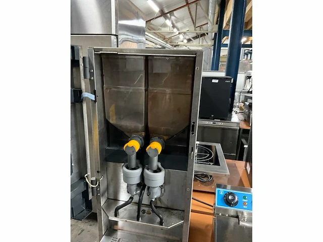 Bravilor 8.020.200.11021 koffiemachine - afbeelding 3 van  7
