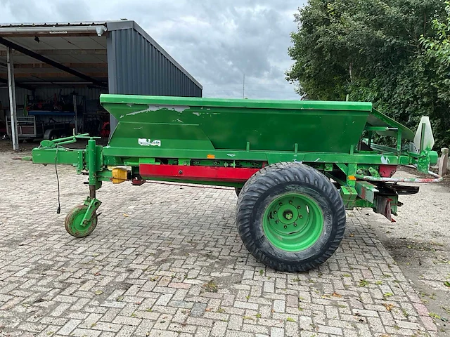 Bredal kunstmeststrooier / breedstrooier - afbeelding 16 van  21