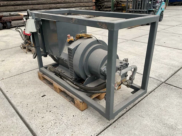 Bredenoord stamford 140 kva stroomgenerator - afbeelding 3 van  9