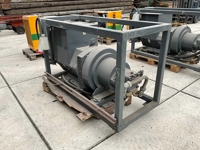 Bredenoord stamford 140 kva stroomgenerator - afbeelding 3 van  8