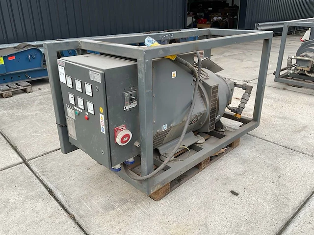 Bredenoord stamford 140 kva stroomgenerator - afbeelding 2 van  9