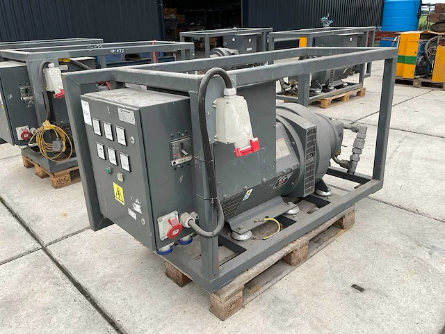 Bredenoord stamford 140 kva stroomgenerator - afbeelding 2 van  9