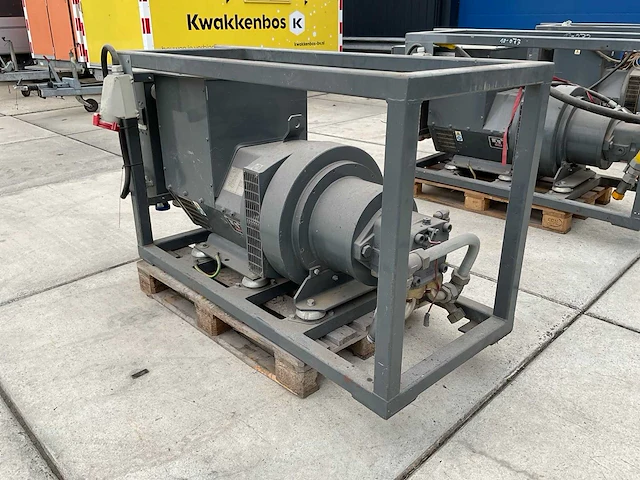 Bredenoord stamford 140 kva stroomgenerator - afbeelding 3 van  9