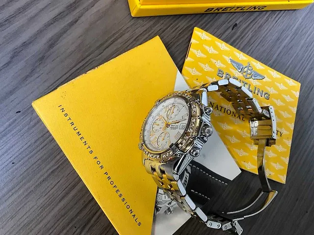 Breitling - crosswind - chronograph - polshorloge - afbeelding 12 van  17