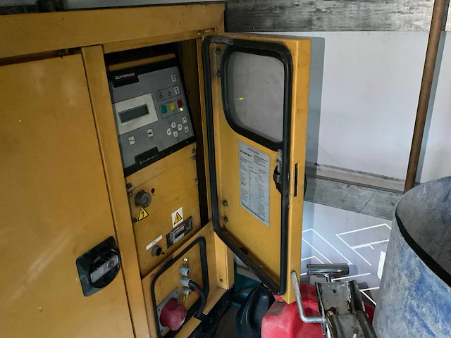 Bremat 2006 vloerenpomp + 20kva stroomgenerator in aanhangwagen - afbeelding 19 van  34