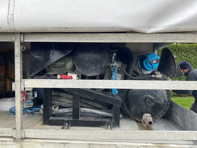 Bremat 2006 vloerenpomp + 20kva stroomgenerator in aanhangwagen - afbeelding 25 van  34