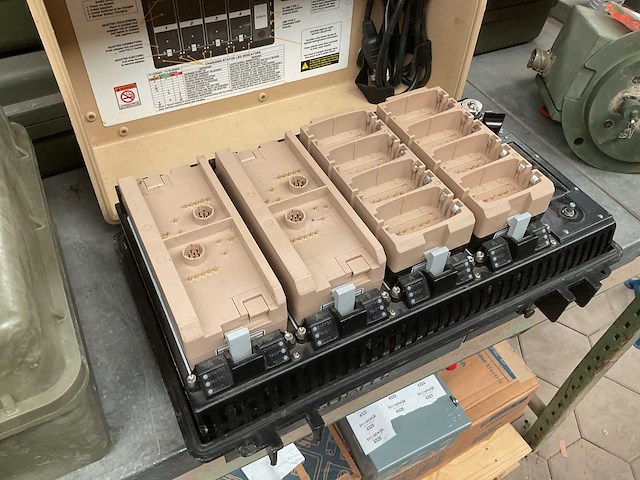 Bren-tronic battery charger - afbeelding 1 van  5