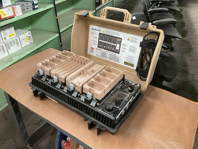 Bren-tronic inc batterij lader - afbeelding 3 van  7