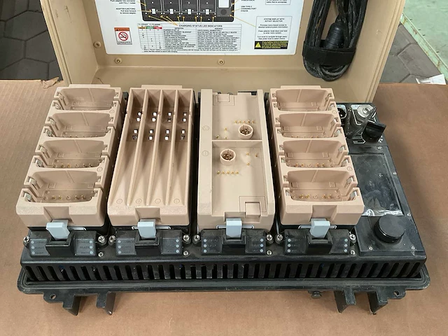 Bren-tronic inc batterij lader - afbeelding 4 van  7