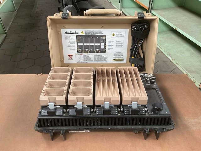 Bren-tronic inc batterij lader - afbeelding 2 van  6