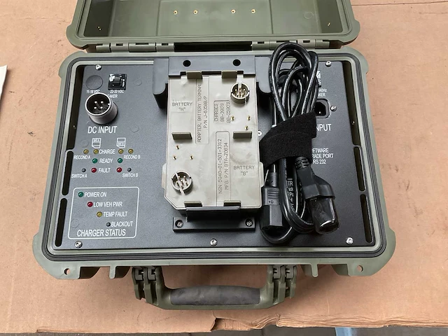 Bren-tronics inc. btc-70819 universal portable charger dual position - afbeelding 2 van  8