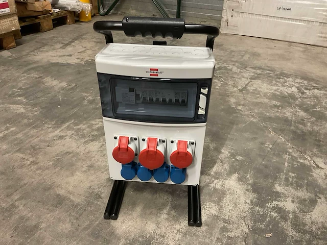 Brennenstuhl bsv 4/32 3 fs ip44 mobiele stroomverdeler - afbeelding 1 van  5