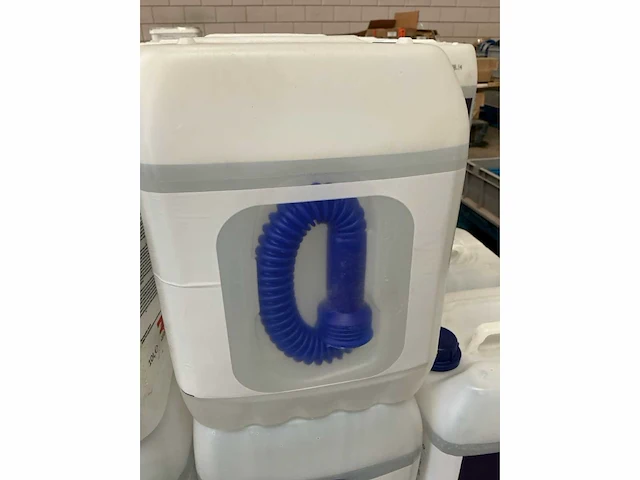 Brenntag jerrycans adblue (46x) - afbeelding 4 van  5