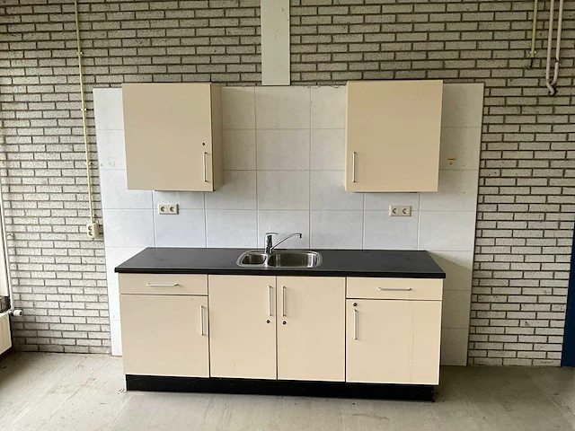 Bribus - keukenblok en daalderop boiler - afbeelding 1 van  5