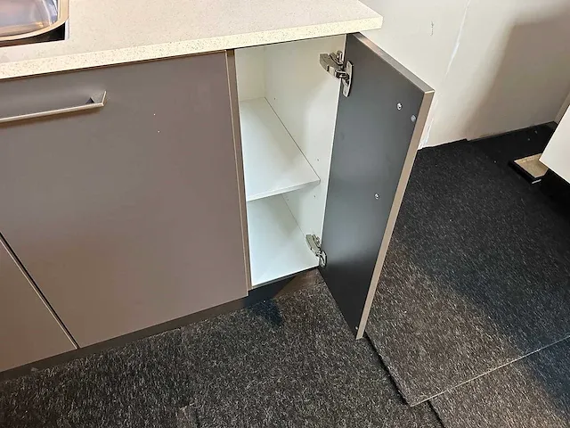 Bribus keuken - 304 cm v.v. bosch inbouwapparatuur, composiet werkblad, kleur u1233 grafiet (nieuw in doos) - afbeelding 9 van  27