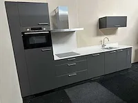 Bribus keuken - 304 cm v.v. bosch inbouwapparatuur, composiet werkblad, kleur u1233 grafiet (nieuw in doos)