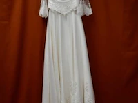Bridal fashion trouwjurk met lange mouwen - model j-135 - maat 40 - afbeelding 2 van  8