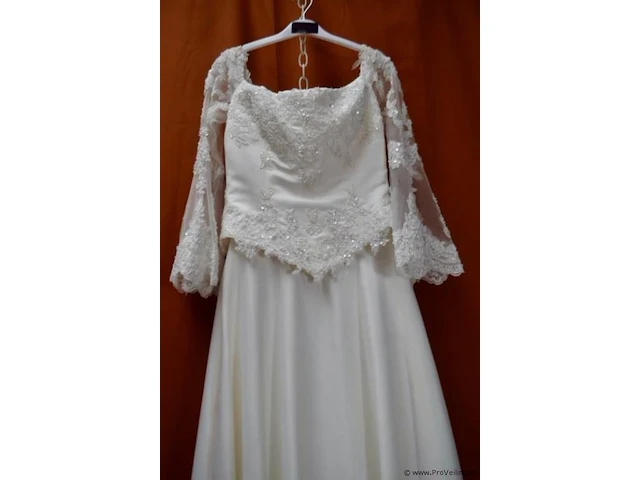 Bridal fashion trouwjurk met lange mouwen - model j-135 - maat 40 - afbeelding 4 van  8