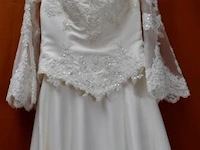 Bridal fashion trouwjurk met lange mouwen - model j-135 - maat 40 - afbeelding 4 van  8