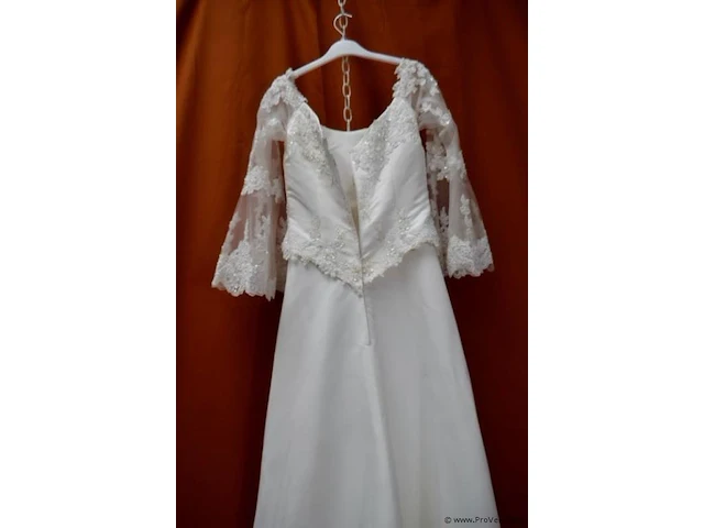 Bridal fashion trouwjurk met lange mouwen - model j-135 - maat 40 - afbeelding 7 van  8