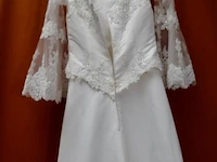 Bridal fashion trouwjurk met lange mouwen - model j-135 - maat 40 - afbeelding 7 van  8