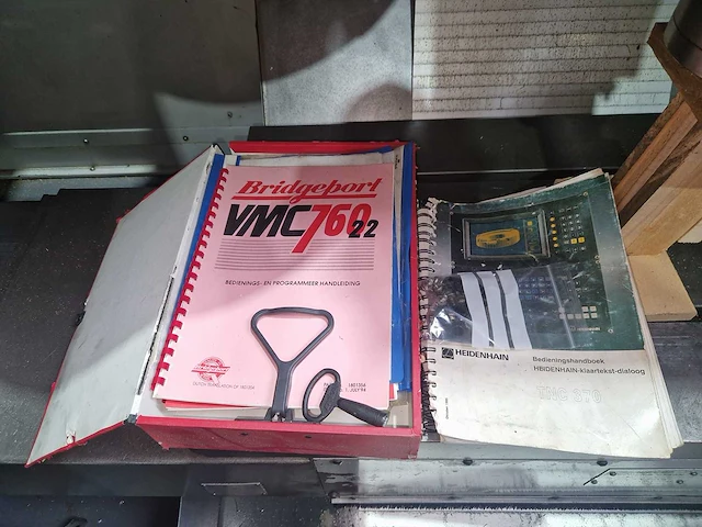 Bridgeport - vmc 760 22 - cnc freesmachine - 1995 - afbeelding 4 van  12