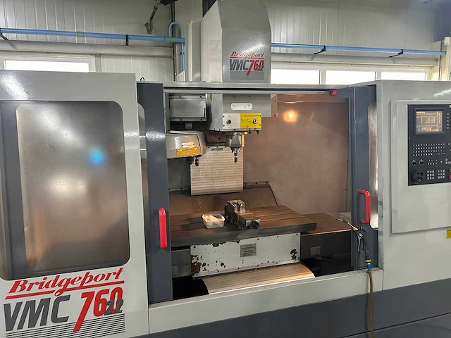 Bridgeport - vmc 760 22 - cnc freesmachine - 1995 - afbeelding 1 van  12