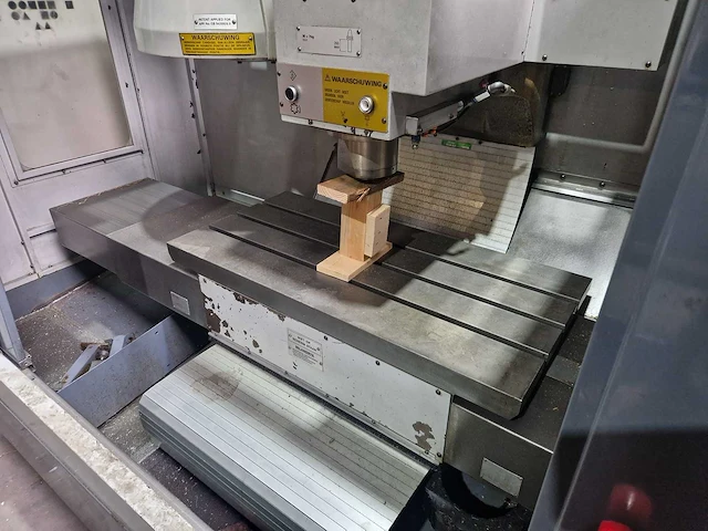 Bridgeport - vmc 760 22 - cnc freesmachine - 1995 - afbeelding 10 van  12