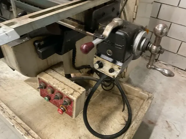 Bridgeport freesmachine - afbeelding 8 van  9