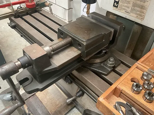 Bridgeport freesmachine - afbeelding 3 van  12