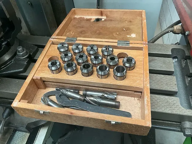 Bridgeport freesmachine - afbeelding 4 van  12