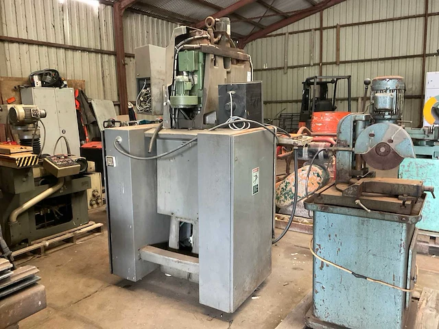 Bridgeport interact 1 mk2 cnc freesmachine - afbeelding 9 van  15
