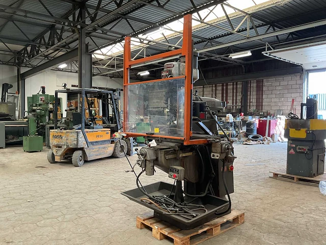 Bridgeport trextrom freesmachine - afbeelding 8 van  15