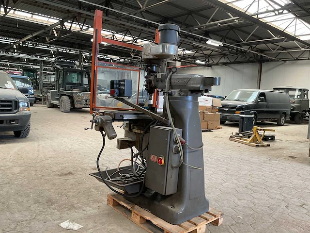 Bridgeport trextrom freesmachine - afbeelding 10 van  15
