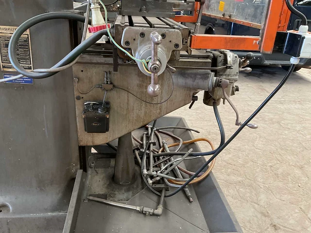 Bridgeport trextrom freesmachine - afbeelding 12 van  15