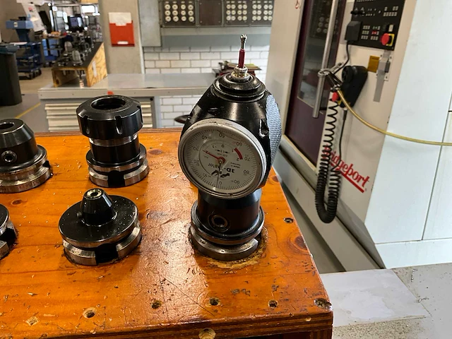 Bridgeport vmc 760 tooling (passend bij kavel 4) - afbeelding 2 van  7